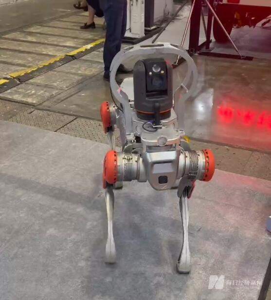 配资新闻网 深度丨这场机器人展会上，宇树科技坐在角落